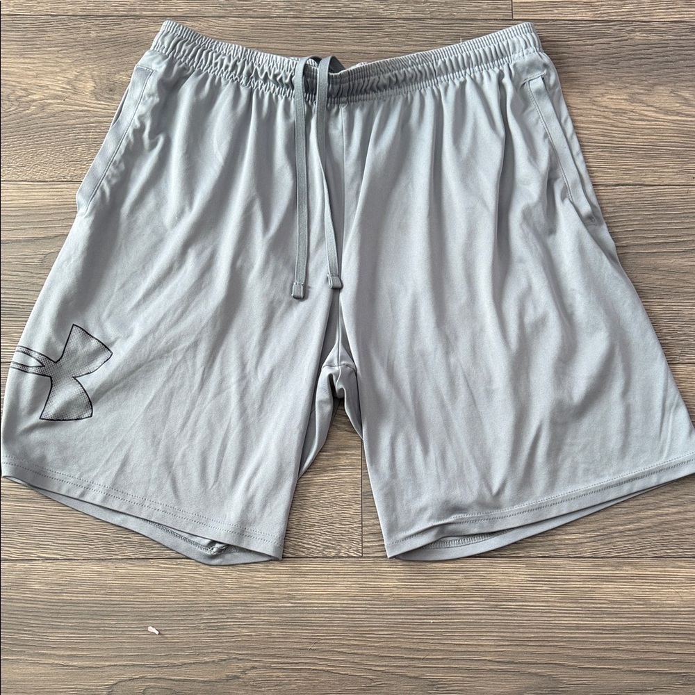 Under Armour Men's Light Gray Athletic Shorts